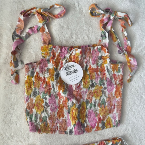 NWT Petal and Pup Raffael Shirred Crop Top - Picture 2 of 3